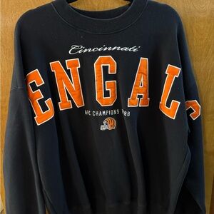Abercrombie & Fitch Cincinnati Bengals Graphic Crew Sweatshirt. Large